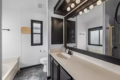 633 E Archwood #UNIT 86, Eagle Point, OR 97524 - Photo 17