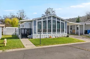 633 E Archwood, Eagle Point, OR 97524 - Photo 1