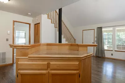 300 Colonial Drive, Grants Pass, OR 97526 - Photo 7