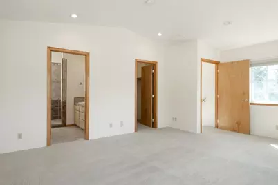 300 Colonial Drive, Grants Pass, OR 97526 - Photo 17