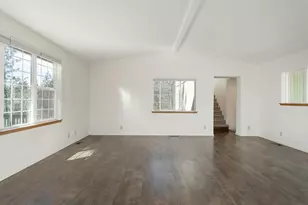 300 Colonial Dr, Grants Pass, OR 97526 - Photo 15