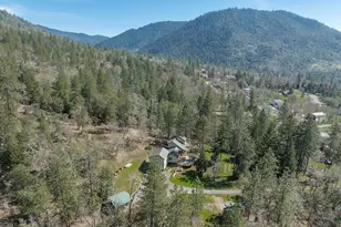 300 Colonial Dr, Grants Pass, OR 97526 - Photo 73