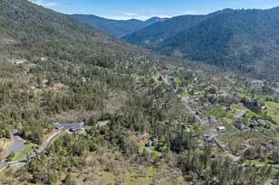 300 Colonial Dr, Grants Pass, OR 97526 - Photo 71