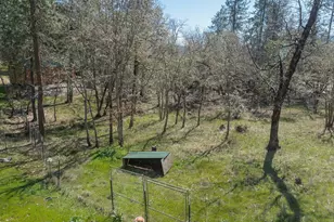 300 Colonial Dr, Grants Pass, OR 97526 - Photo 59