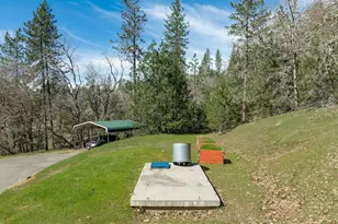 300 Colonial Dr, Grants Pass, OR 97526 - Photo 55