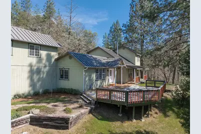 300 Colonial Drive, Grants Pass, OR 97526 - Photo 41