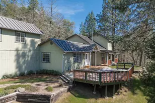300 Colonial Dr, Grants Pass, OR 97526 - Photo 41