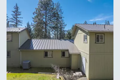 300 Colonial Drive, Grants Pass, OR 97526 - Photo 33