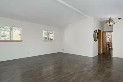 300 Colonial Drive, Grants Pass, OR 97526 - Photo 5