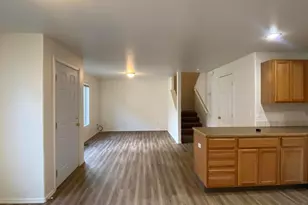 2904 SW Juniper Ave, Redmond, OR 97756 - Photo 5