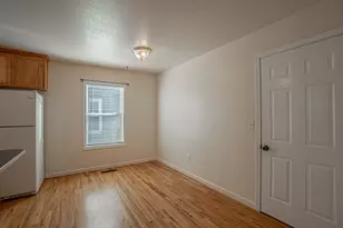 827 Blackberry Ln, Ashland, OR 97520 - Photo 9