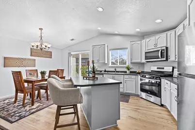 317 Jeanette Avenue, Medford, OR 97501 - Photo 13