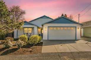 317 Jeanette Ave, Medford, OR 97501 - Photo 1