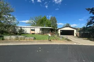 385 Taylor St, Talent, OR 97540 - Photo 1