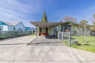 1512 Clara Ave, Grants Pass, OR 97527 - Photo 9