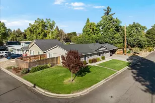 372 Ogara St, Medford, OR 97501 - Photo 1