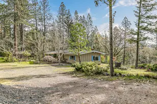 200 Hornet Ln, Grants Pass, OR 97527 - Photo 7