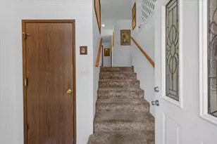 645 S 5th, Jacksonville, OR 97530 - Photo 7