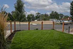 883 NE 6th St, Prineville, OR 97754 - Photo 3