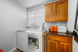 2818 Esther Ln, Grants Pass, OR 97527 - Photo 17