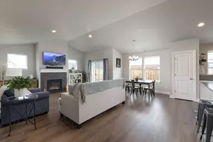 450 NE Oak Ct, Redmond, OR 97756 - Photo 7