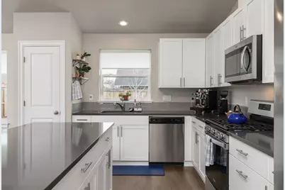 450 NE Oak Court, Redmond, OR 97756 - Photo 9