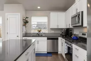 450 NE Oak Ct, Redmond, OR 97756 - Photo 9