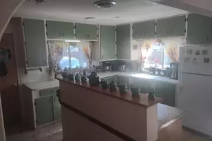 864 SW 3rd St, Madras, OR 97741 - Photo 3