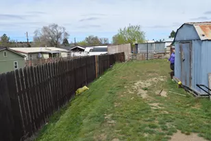 864 SW 3rd St, Madras, OR 97741 - Photo 3