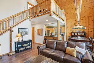 8831 Cliff Swallow Dr, Redmond, OR 97756 - Photo 3