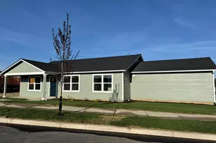 639 NE Arnold St, Madras, OR 97741 - Photo 3