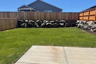 639 NE Arnold St, Madras, OR 97741 - Photo 5