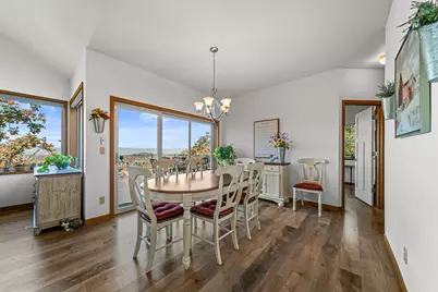 5227 Pioneer Road, Medford, OR 97501 - Photo 11