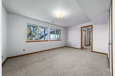 5227 Pioneer Road, Medford, OR 97501 - Photo 39