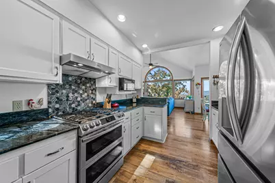 5227 Pioneer Road, Medford, OR 97501 - Photo 17