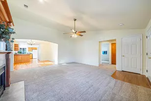 3350 Edgewater Dr, Medford, OR 97504 - Photo 9