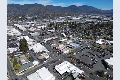 783 SE 6th Street #B, Grants Pass, OR 97526 - Photo 5