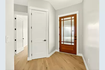 4007 Shamrock Drive, Medford, OR 97504 - Photo 5