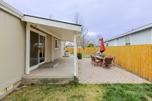 2051 NE Uintah Ct, Redmond, OR 97756 - Photo 7