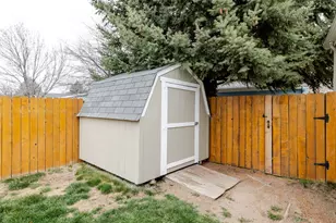 2051 NE Uintah Ct, Redmond, OR 97756 - Photo 9