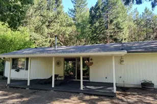 101 Cascade Dr, Cave Junction, OR 97523 - Photo 5