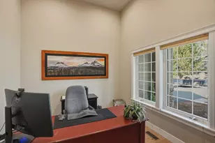 1041 E Timber Pine Dr, Sisters, OR 97759 - Photo 27