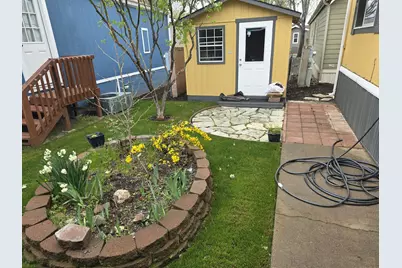 1055 N 5th Street #UNIT 3, Jacksonville, OR 97530 - Photo 3