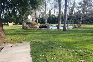 1055 N 5th St, Jacksonville, OR 97530 - Photo 11