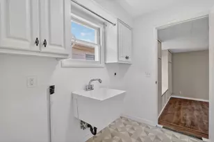 856 W 14th St, Medford, OR 97501 - Photo 21