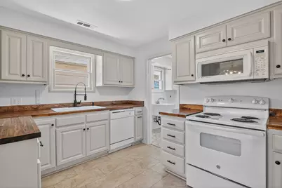 856 W 14th Street, Medford, OR 97501 - Photo 9