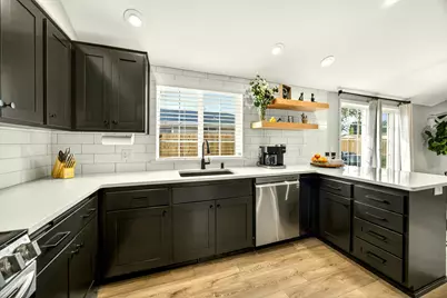 934 Pittview Avenue, Central Point, OR 97502 - Photo 13