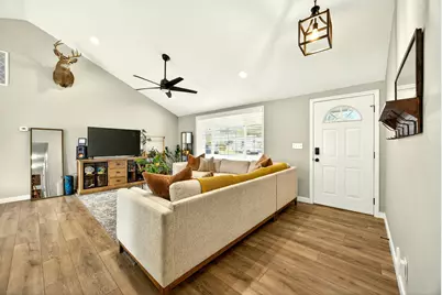 934 Pittview Avenue, Central Point, OR 97502 - Photo 7