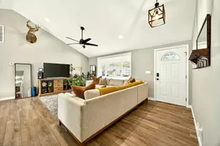 934 Pittview Ave, Central Point, OR 97502 - Photo 7