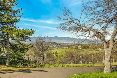 6023 Hillcrest Road, Medford, OR 97504 - Photo 63